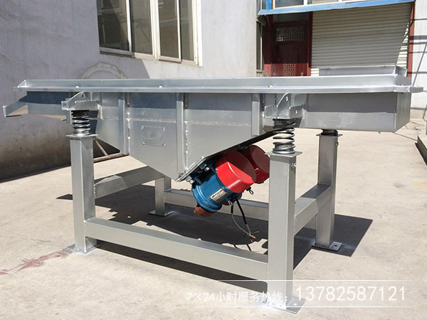 不銹鋼振動(dòng)篩分機(jī)應(yīng)用在對(duì)物料保護(hù)比較好的行業(yè)